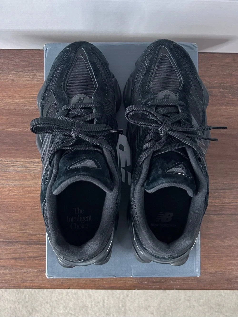 New Balance 9060 Triple Black Sneakers M9.5/W11 U9060BPM